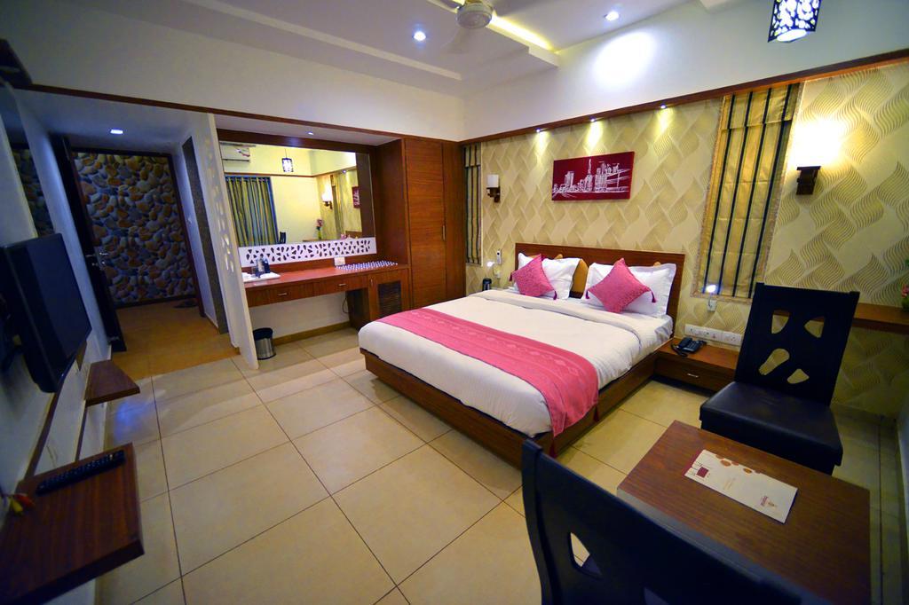 The Grand Imperial Hotel Morbi 외부 사진